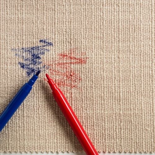 Leia mais sobre o artigo Como tirar mancha de Caneta do Sofá