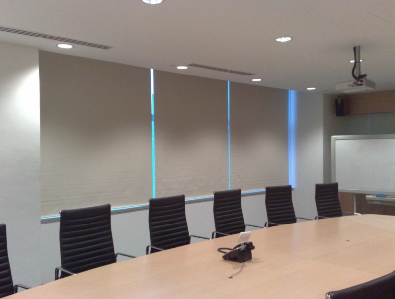 lavagem de persianas de escritórios